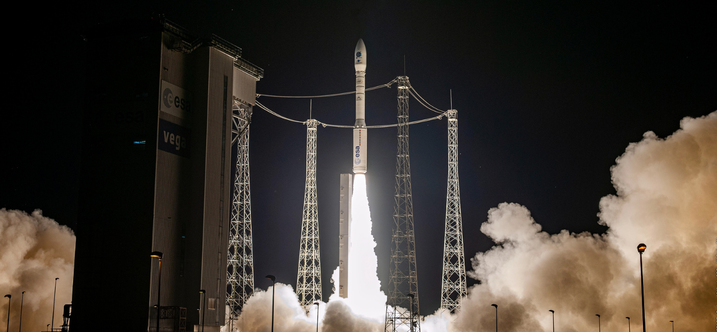 Décollage du lanceur Vega VV16 au Centre Spatial Guyanais, qui a mis sur orbite le nanosatellite AmiCal Sat du CSUG le 3 septembre 2020 © CNES/ESA/Arianespace/Optique Vidéo CSG/JM Guillon, 2020